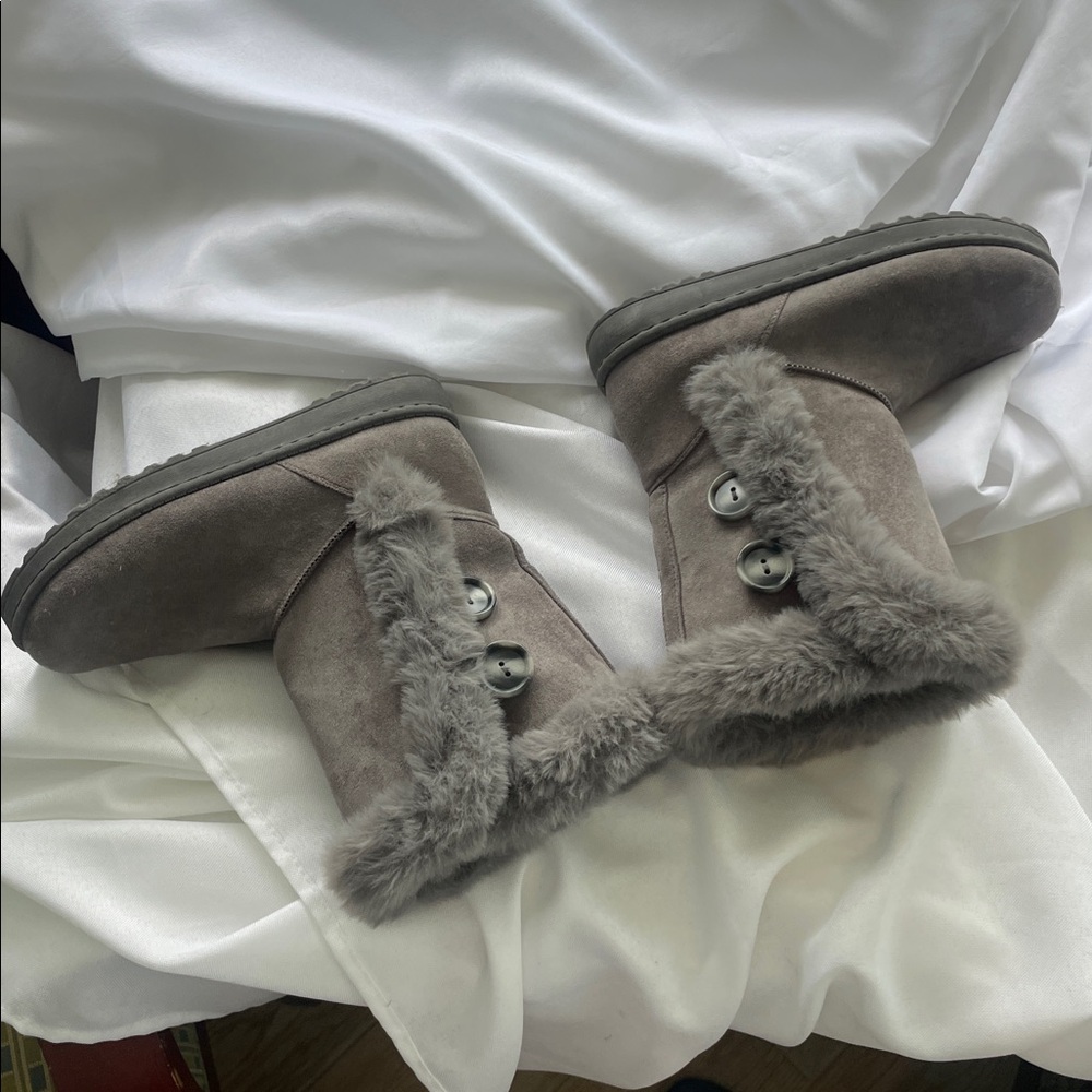 SO Gray Fur-Lined Footwear - Picture 7 of 9